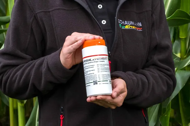 Lattina in mano Lattina in mano